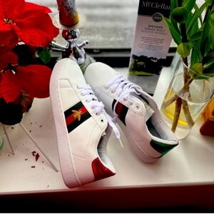 Gucci White Sneakers with Red and Green Stripes